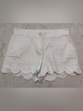 Crown & Ivy Scalloped Shelby Shorts